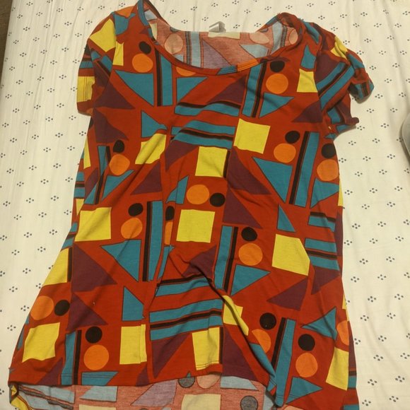 ๐ Fun, Geometric, Flowy Lularoe Top - Picture 3 of 6